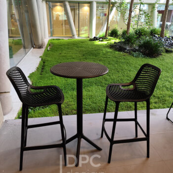 Taburete y Mesa Bar Sillas y Mesas Parisinas en Clinica Alemana Vitacura